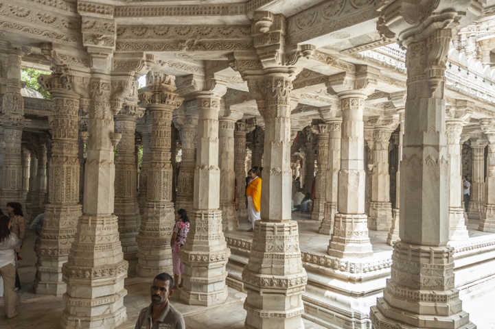33 - India - Ranakpur - templo jainista de Chaumukha Mandir